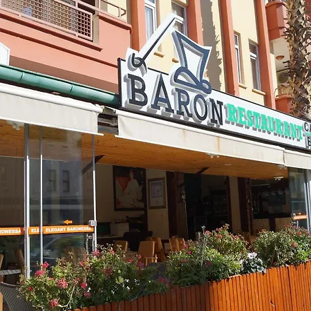 Ξενοδοχείο με διαμερίσματα Elegant Baronessa Apart 3*