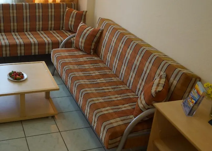 Apartmanhotel Elegant Baronessa Apart 3*