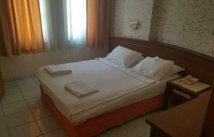 Apartmanhotel Elegant Baronessa Apart 3*